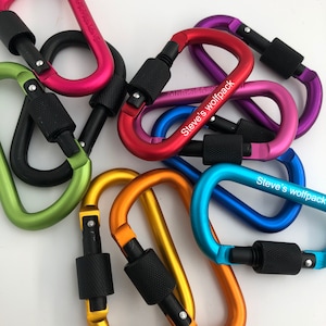 Wholesale custom engraving Carabiner Key Chain  clip key ring  with lock gifts for men dad boyfriend wedding bridal shower bridesmaid favors