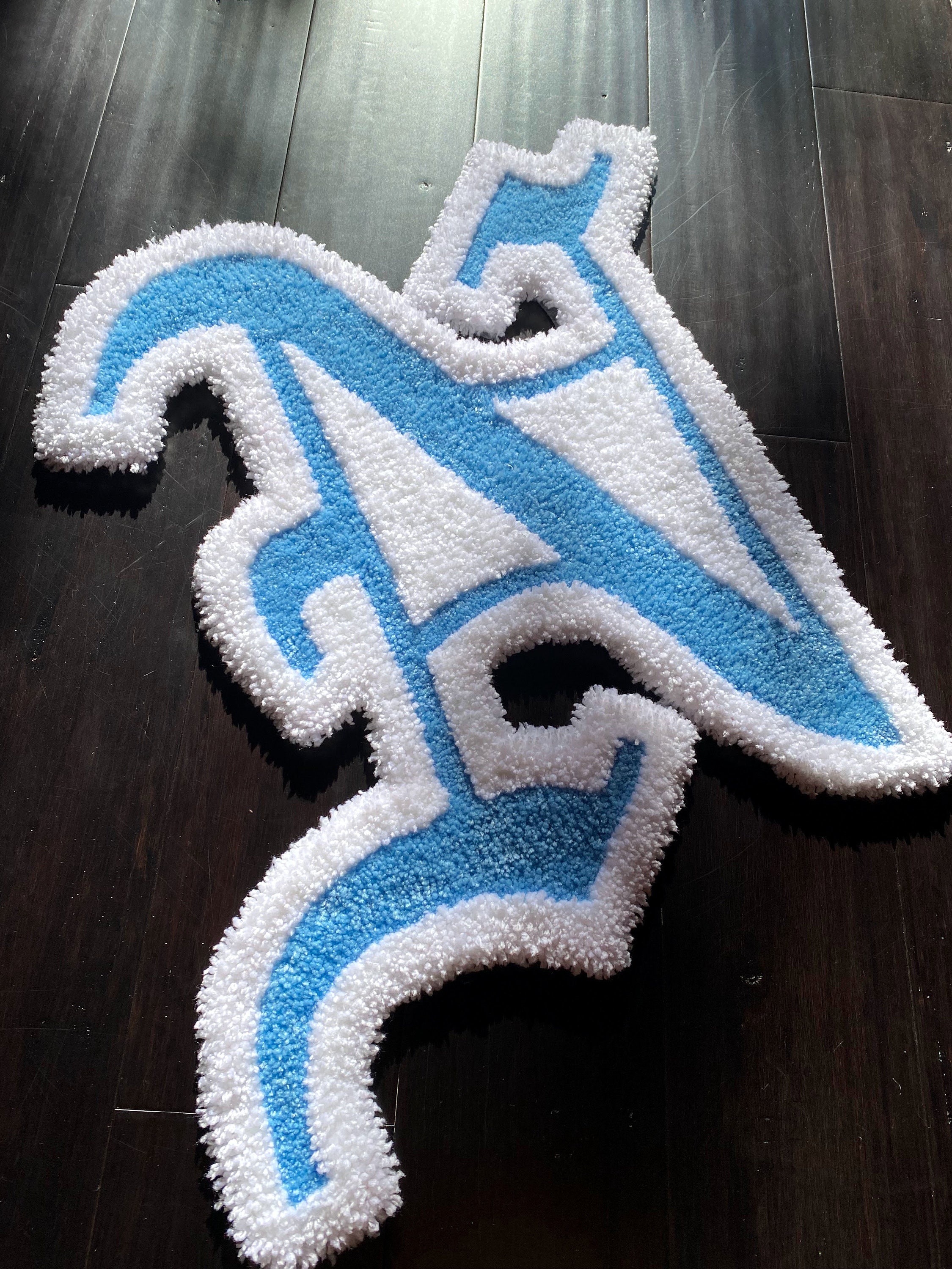 Supreme custom logo tufted rug – rug4nerd