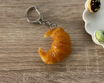 PORTE-CLÉS CROISSANT, porte-clé BEURRE, porte-clé fantaisiste, cadeau pour les amateurs de pâtisserie, porte-clé kawaii, joli porte-clé, fait main, déco d'appartement universitaire