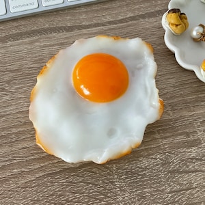 Grand aimant oeuf ensoleillé, aimant pour réfrigérateur, aimants pour réfrigérateur, fait main, miniature, décoration de cuisine, kawaii, accessoires de bureau, aimants pour aliments image 1