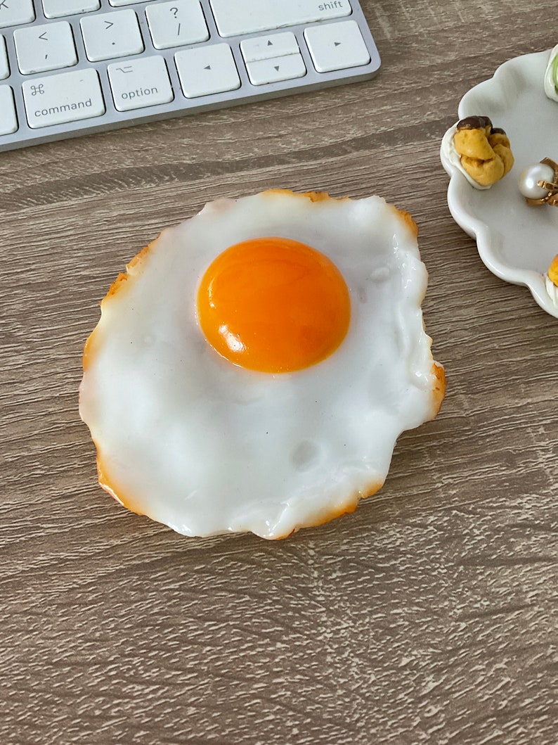 Grand aimant oeuf ensoleillé, aimant pour réfrigérateur, aimants pour réfrigérateur, fait main, miniature, décoration de cuisine, kawaii, accessoires de bureau, aimants pour aliments image 1