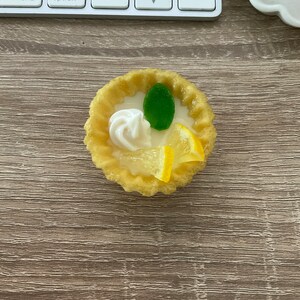 Fruit Tart Magnet Lemon,Refrigerator Magnet,Fridge Magnet,Kitchen Magnet,Kitchen Decor,Birthday Gift,real cake, handmade,Faux food