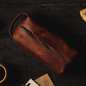 Leather Dopp Kit Toiletry Bag, Custom Luxury Travel Essentials Bag, Personalized Best Man Groomsmen Gift, Anniversary Gift, Boyfriend Gift