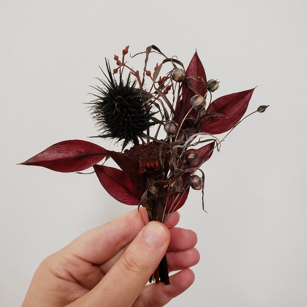 Custom Boutonniere / Button Hole / Prom Flowers / Prom / Dried Flowers / Faux Flowers / Witchy Flowers / Wedding Flowers / Gothic Flowers