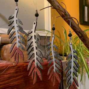 Feather Ornaments for Indoor Houseplants in two styles