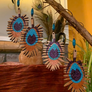 Peacock Feather Ornaments for Indoor Houseplants in a variety of beautiful colours