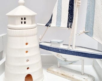 Lighthouse wax/oil burner, with lid. Nautical theme perfect even when not lit. (White)