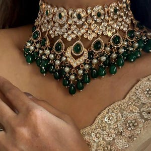 Sabyasachi inspired jewellery uncut polki kundan choker in emerald green bridal choker set big polki necklace pearl Indian bridal jewelry