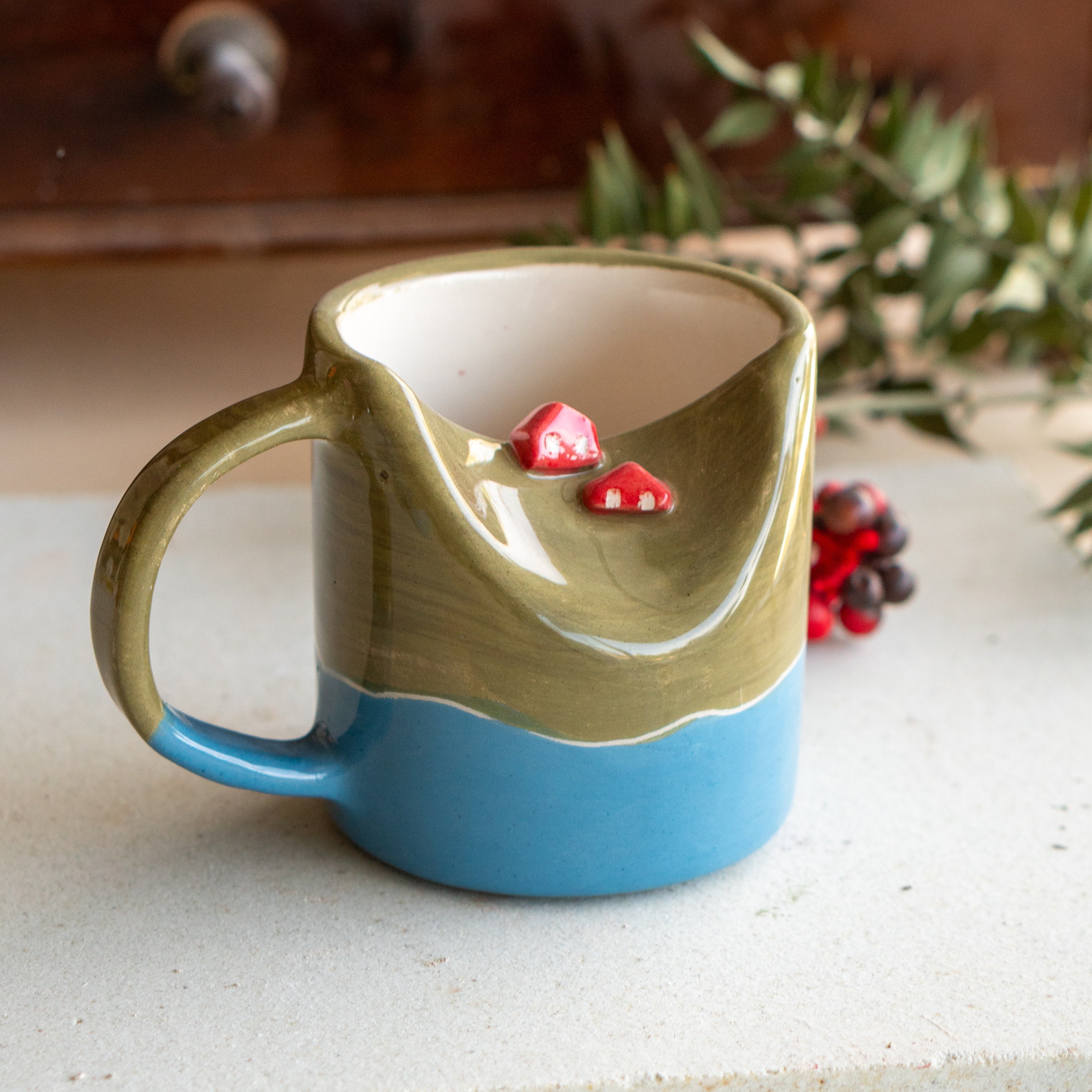 Blue Mountain Pottery Cat (JFH) Blue Mountain Pottery Cat (JFH)