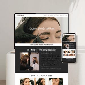 Peut inclure: Un ordinateur portable et un smartphone affichent un site web pour "The Brow Bar". Le site présente le texte : "Beautiful Brows Start Here" et "Top Rated Brow Specialist Based in New York". Le site présente des soins des sourcils et une spécialiste.