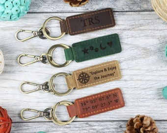 Personalized Leather Keychain, Gifts Under 10, BIRTHDAY GIFT, Gift for Her, Mens Gift, Unisex Gifts, Gift for Dad