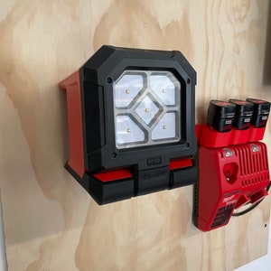 Milwaukee M18 Rover Mounting Flood Light (First Generation) Wall Mount, Milwaukee Accessory