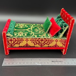 Christmas Clause Doll Bed ~ for the 1:12 scale