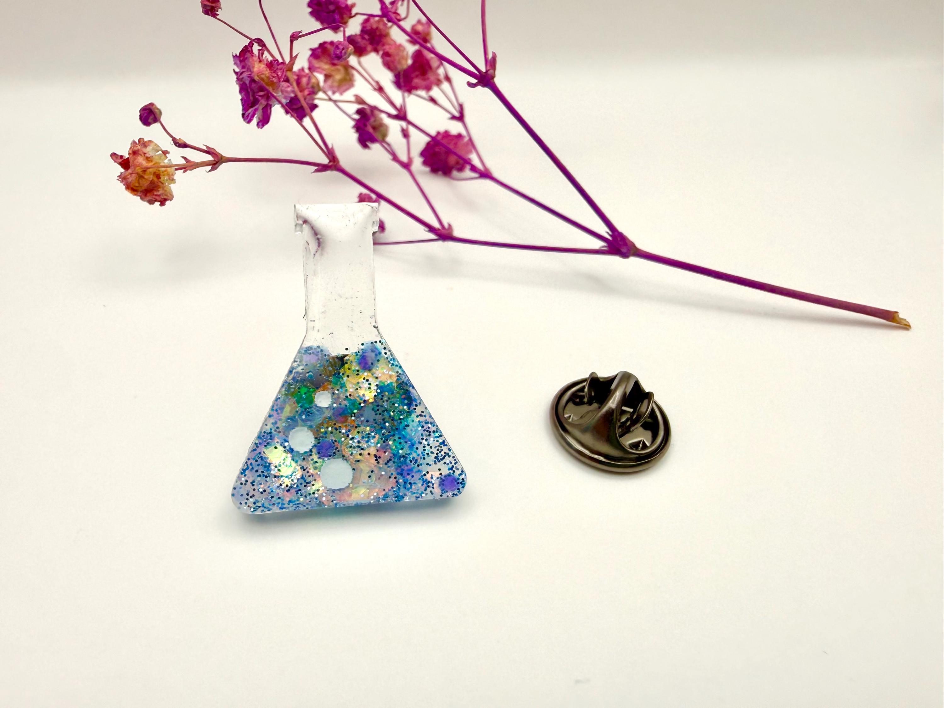 Blue Glitter Conical Flask Pin- Science Pin, Chemistry Badge, Lab Geek ...