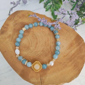THETRENDBLAZER - Bracelet en perles de jade baroque bleu glacial et cristaux orientaux | Bracelets faits main en cristal curatif naturel | Conception originale