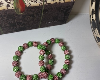 Pulseira rosa e verde brilhante com charme, também conhecida como pulseira, também conhecida como presente, pulseira elástica, pulseira brilhante