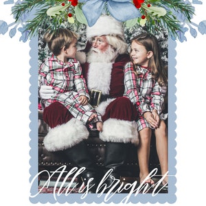 Cartão de férias de Natal estilo boutique Grandmillennial tradicional azul claro com vegetação - modelo editável do Canva