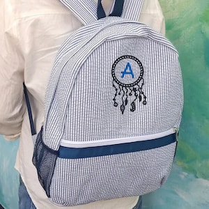 Sac à dos brodé personnalisé ; Nom ou sac à dos monogrammé ; Sac d'école/garderie personnalisé ; Sac à dos Seersucker pour tout-petits et enfants d'âge préscolaire
