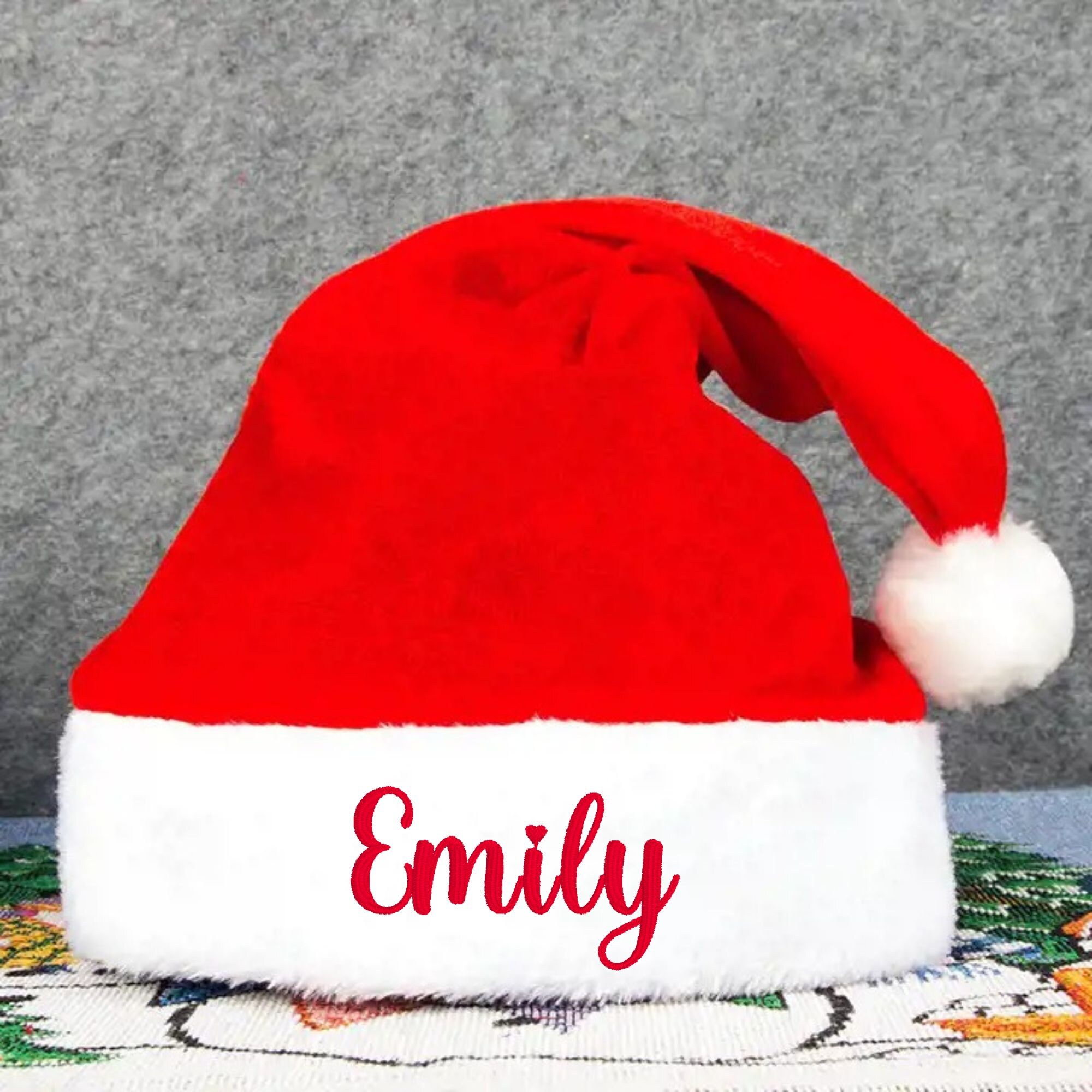 Personalisierte Weihnachtsmütze Mit Stickung – Wählbarer Name Oder Text, 30x40 Cm, Aus Plüsch