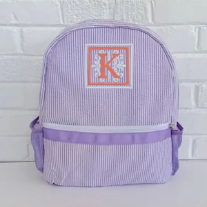 Nom personnalisé/monogramme sac à dos ; Sac à dos brodé personnalisé ; Sac d'école/garderie personnalisé ; Sac à dos Seersucker pour tout-petits et enfants d'âge préscolaire