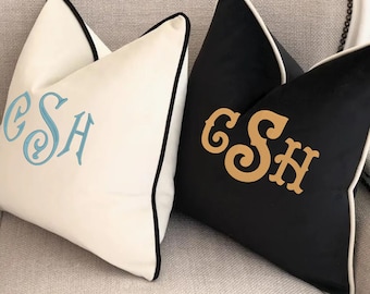 Spersonalizowana poduszka z aksamitu; Poduszka z haftowanym monogramem; Spersonalizowana luksusowa poduszka z aksamitu