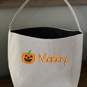 Personalisierter Halloween-Korb; Süßes oder Saures Tasche; Personalisierter Süßigkeitenkorb; Halloween-Eimer; Halloween Süßigkeiten Tasche