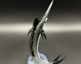 手彫りの無垢アイアンウッド製カジキ魚深海セイルフィッシュ彫刻/像