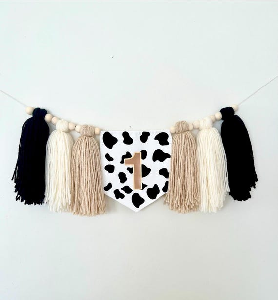 Cow 1st birthday banner, Western theme banner, High chair garland, Chair tessels, Cake smash banner