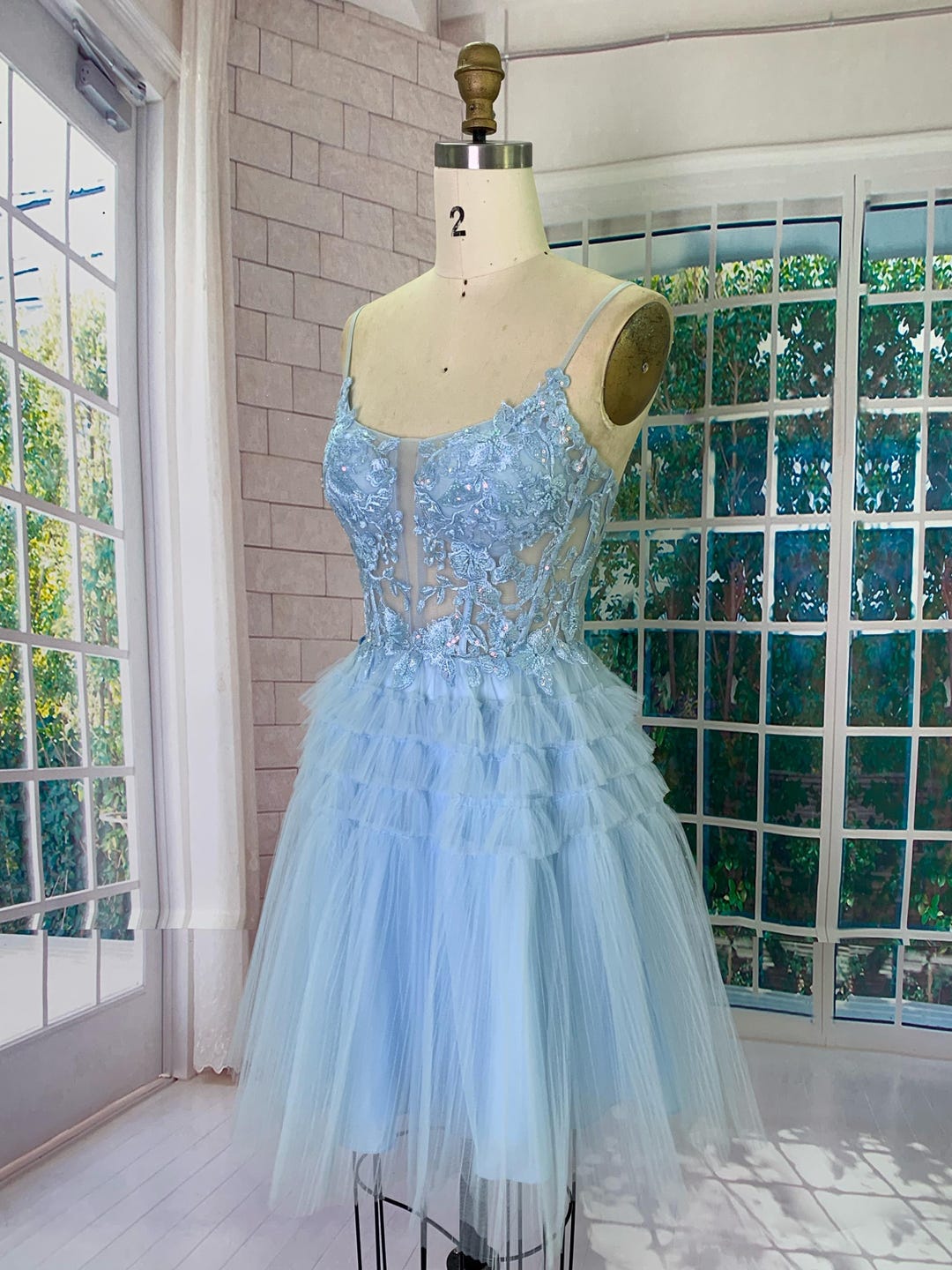 ハンドメイドのラベンダーオフショルダーフリルチュールミニドレス