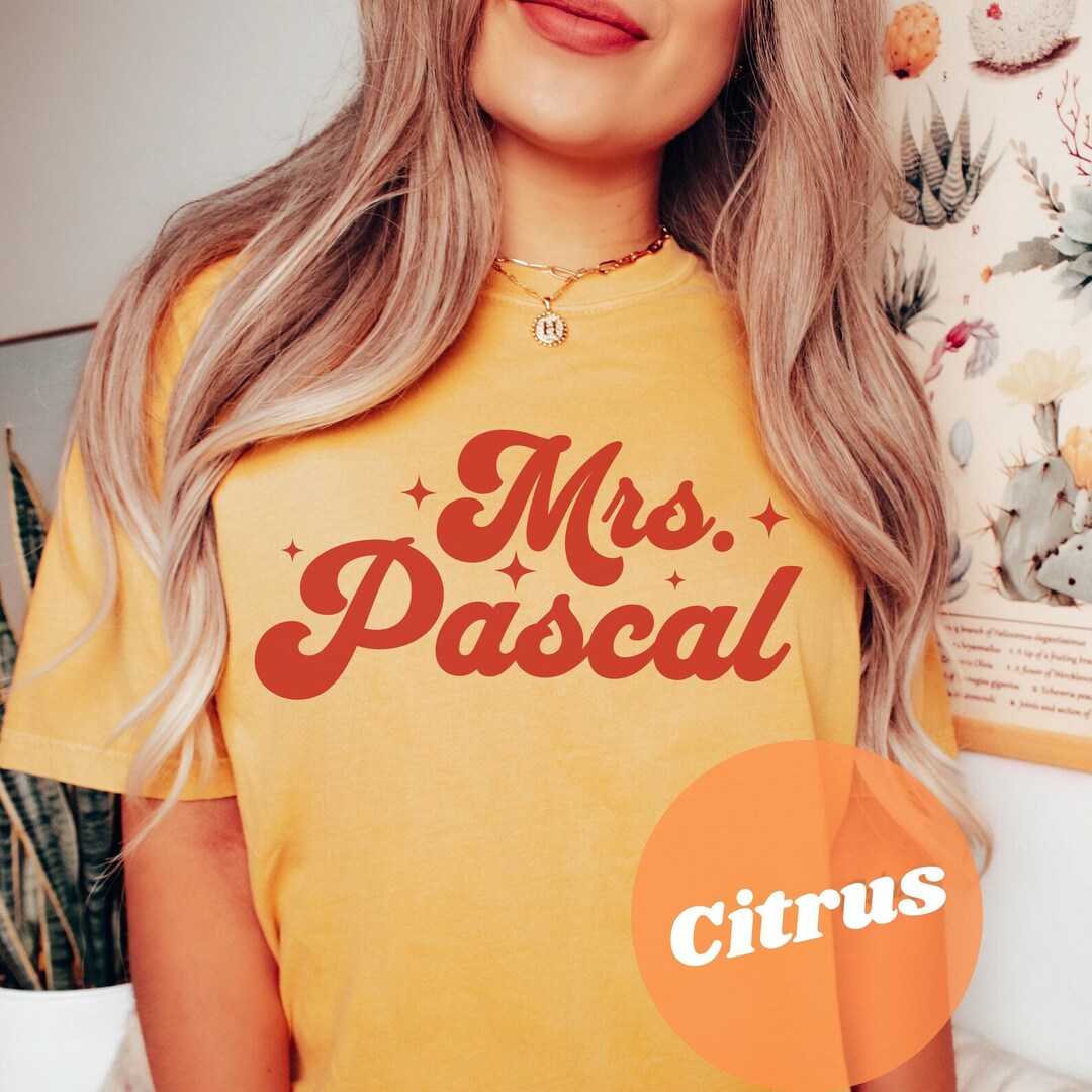 Mrs. Pascal T-shirt Comfort Colors Oversized Pedro Pascal - Etsy