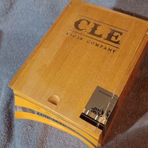 C.L.E. carteira de cigarro