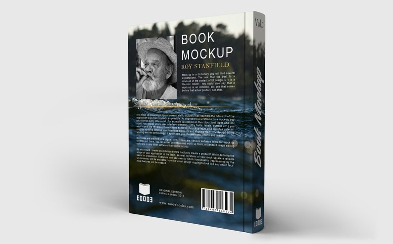K&ouml;nnte beinhalten: Buchcover-Mockup mit einem Schwarzwei&szlig;foto eines Mannes mit Bart und Hut. Der Text auf dem Cover lautet "Book Mockup" und "Roy Stanfield". Der Hintergrund ist ein verschwommenes Bild von Wasser.