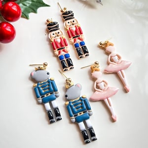 Pendientes de Cascanueces: Joyas navideñas de arcilla polimérica hechas a mano