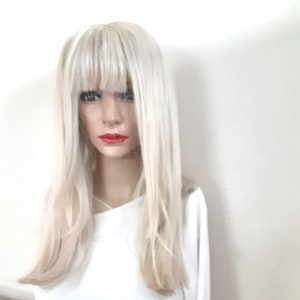 Perruque lace front blonde platine cheveux naturels mélangés superposés