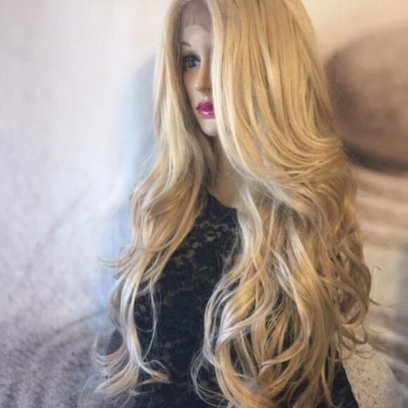 Sandy blonde lace front wig human hair bend Shoulder Length Side Part Sandy Blonde with Highlights Human  main image 4