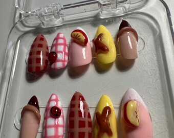 Aesthetic Appel pie nails