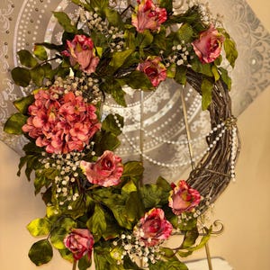 Mauve Roses Hydrangeas Wreath, Victorian Romantic Door Decor, Pearl Accents, 22" Grapevine Base image 4