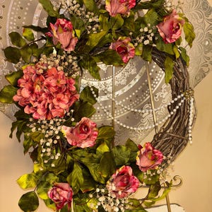Mauve Roses Hydrangeas Wreath, Victorian Romantic Door Decor, Pearl Accents, 22" Grapevine Base image 3