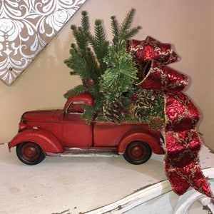 Red Vintage Truck Christmas Centerpiece: Rustic Holiday Decor