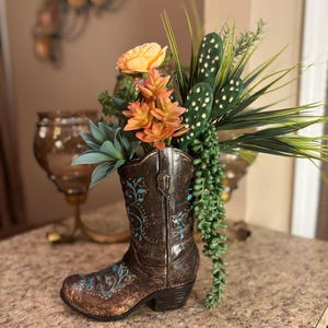 Western Succulent Cowboy Boot Centerpiece, Southwestern Decor, Country Chic, Cowgirl Boot Vase, Rustic Table Decor, Floral Boot Centerpiece