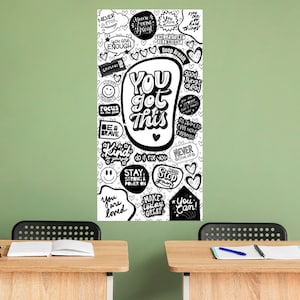 Puede incluir: Un p&oacute;ster en blanco y negro con frases e ilustraciones motivadoras. El texto central dice "You Got This" en una fuente en negrita y contorneada. Alrededor del texto principal hay varias burbujas de di&aacute;logo y formas de coraz&oacute;n con afirmaciones positivas como "Be Brave" y "Never Give Up".