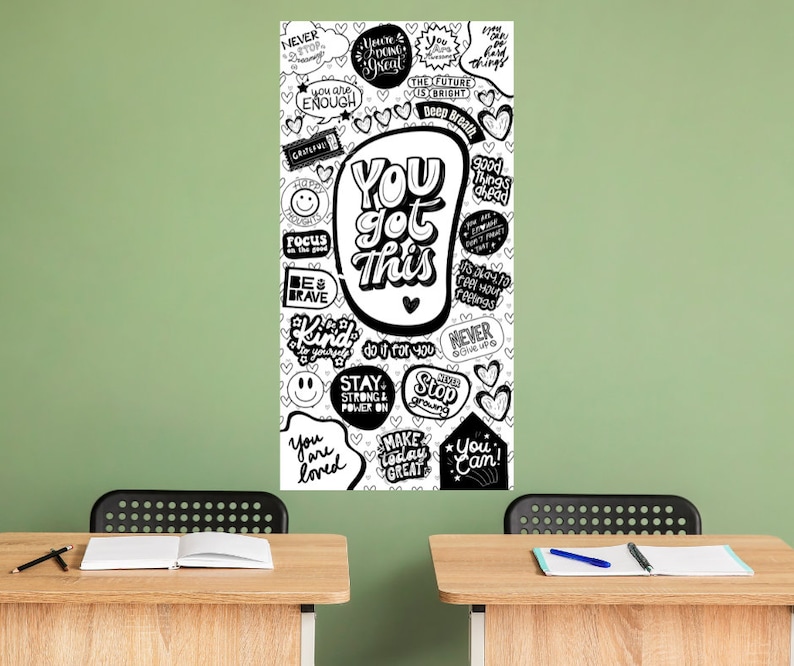 Puede incluir: Un p&oacute;ster en blanco y negro con frases e ilustraciones motivadoras. El texto central dice "You Got This" en una fuente en negrita y contorneada. Alrededor del texto principal hay varias burbujas de di&aacute;logo y formas de coraz&oacute;n con afirmaciones positivas como "Be Brave" y "Never Give Up".