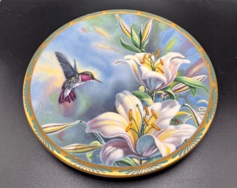 Ruby Throated Hummingbird with Lilies Plate by Cyndi Nelson, Like New Condition, Limited Edition! 1989