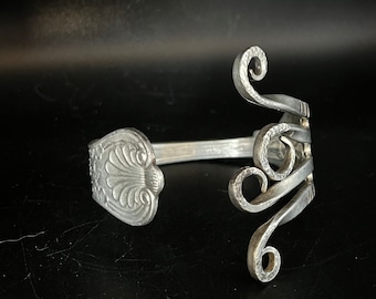 Pulsera de cuchara de la Marina de los EE. UU. de plata internacional hecha a mano vintage con diseño Kraken