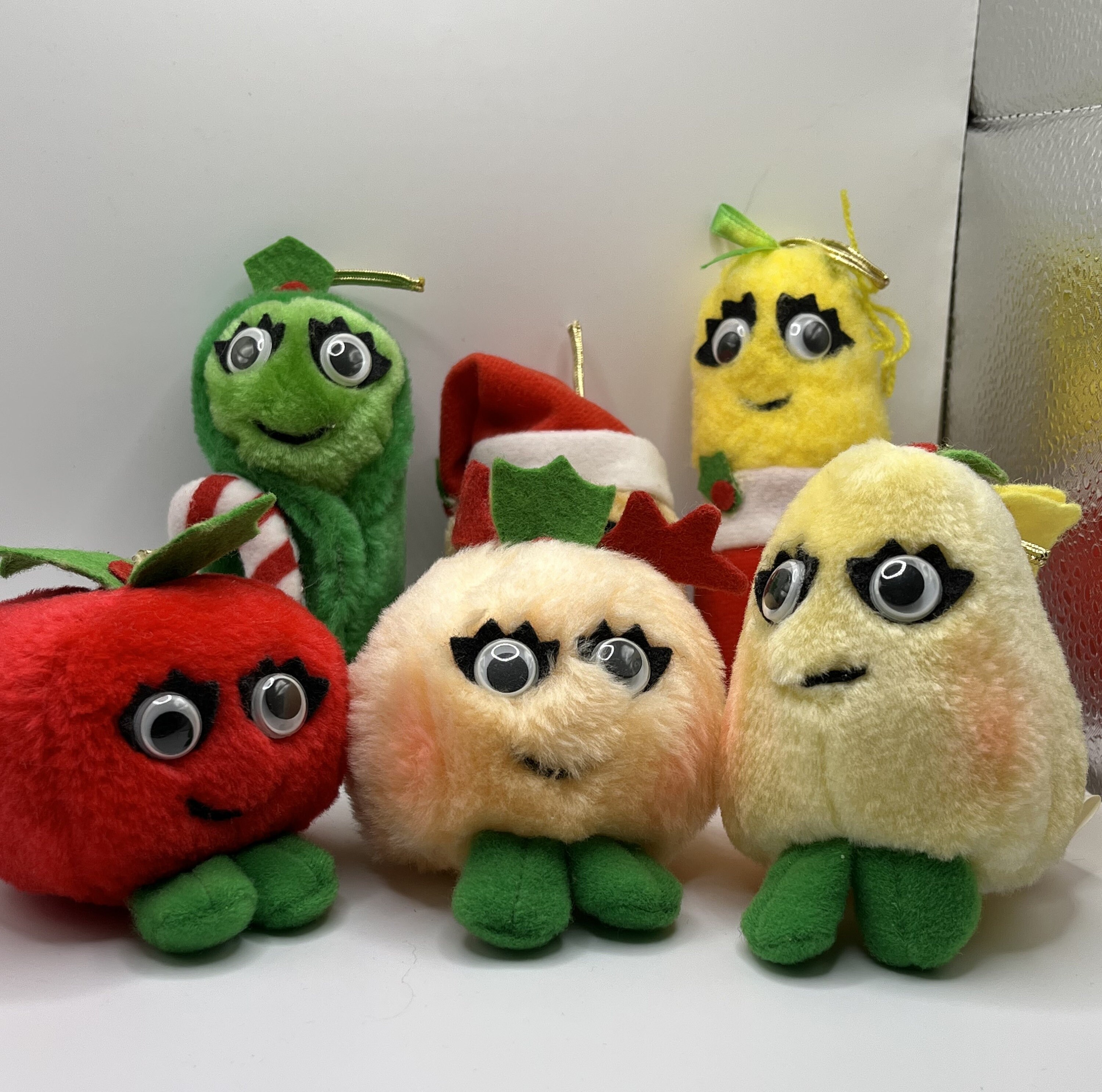 Vintage Set of 6 Del Monte Country Yumkins Ornaments With Original