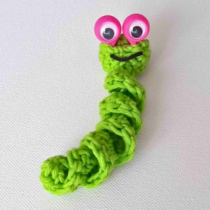 CROCHET PATTERN, Finger Puppet Googly Eye Worry Worm, Crochet Toy Pattern, Fun Crochet Project, Photo Tutorial Step-by-Step, School Crochet