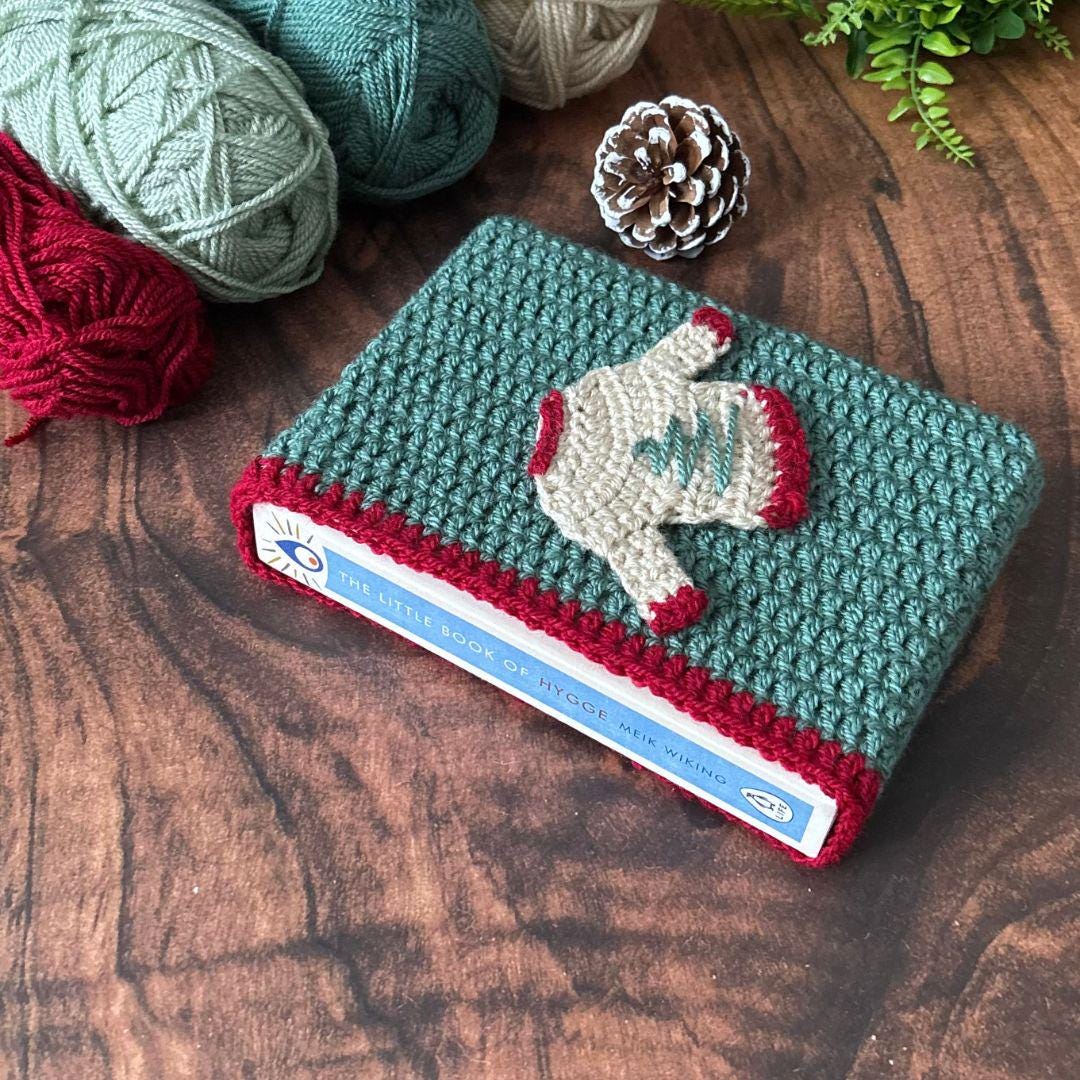 30 Book Sleeve Crochet Patterns for Stylish, Protective Handmade Reading Accessories 33 Ugly Christmas Sweater Book Sleeve Crochet Pattern