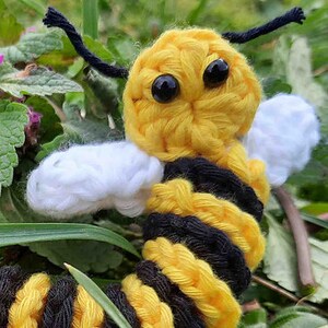 Bee crochet pattern
