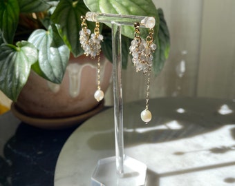 Labradorite Gemstone and Pearl Artisan Cluster Earrings, Wedding Pearl Jewelry, Elegant Gift, Pearl Gold Jewelry