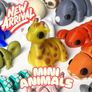 3D Printed Giraffe Articulating Mini Animals - Cute Posable Fidget Toys - Fun Gifts for All Ages - Animal Party Favors - Sensory Toy